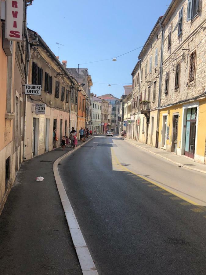 Sweet Suite With Free Private Parking Pula Exterior foto